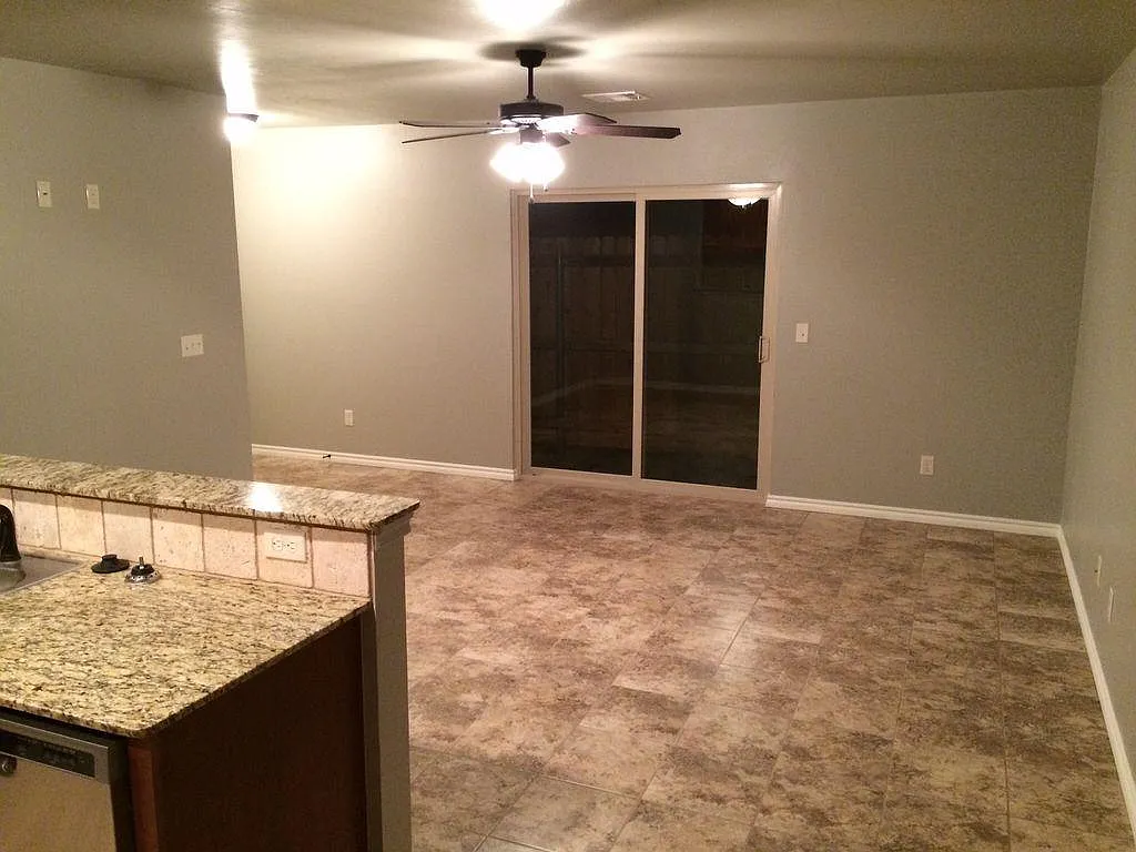 3 bed, 1250 sqft, $1,500 — Photo 4