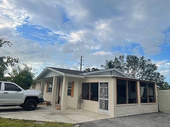 4th image of 5104 1st Ave W