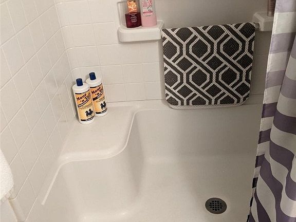 5th image of 1600 Mars Hill Dr #1