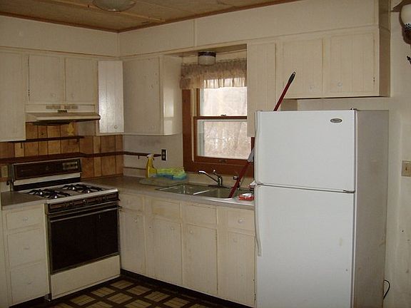 5th image of 21 Rexford St