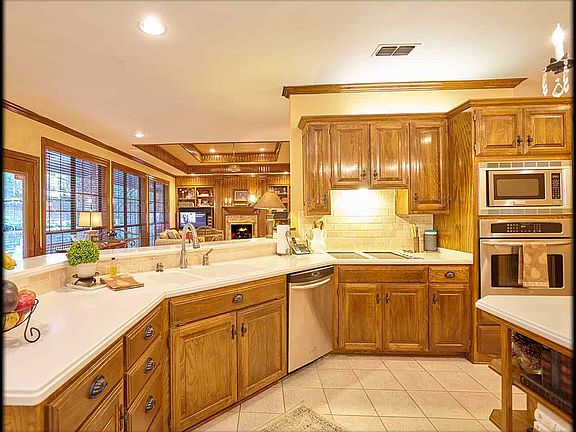 5th image of 18973 Lakeshore Dr