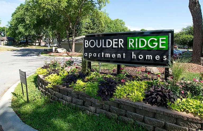 Boulder Ridge Apartment Homes — Photo 37