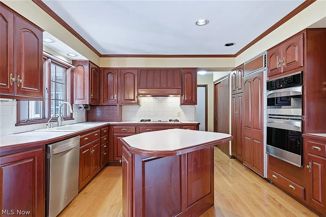 4 bed, 3673 sqft, $4,450 — Photo 4