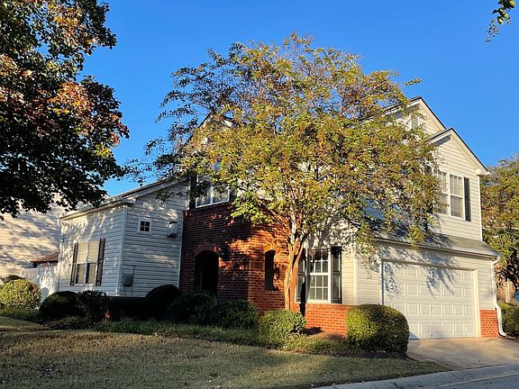 2nd image of 328 W Oaks Trl