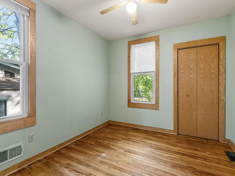 1815 Clinton Ave #1 — Photo 11