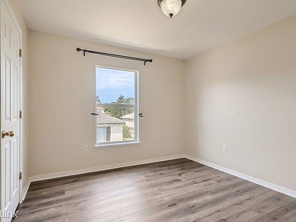 5th image of 321 McKay Blvd