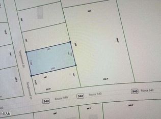 35 Tanglewood Dr, Pocono Pines, PA 18350