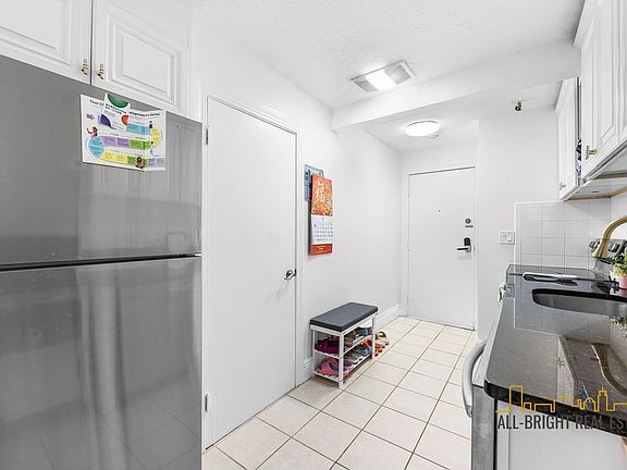 4th image of 56 Park Vale Ave #19