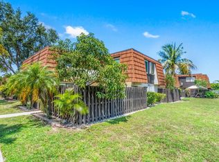 2143 White Pine Cir APT D, Greenacres, FL 33415