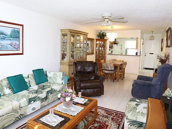 3rd image of 1441 Mission Dr W