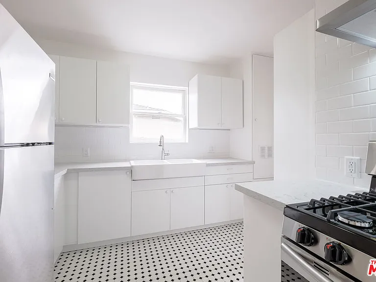 851 Alandele Ave — Photo 6