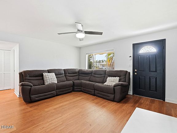 4th image of 315 Scotland Dr