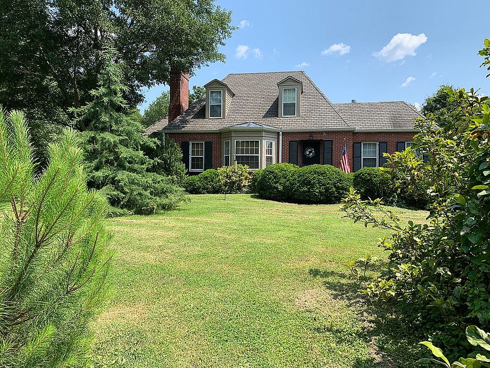 1st image of 104 Sequoia Dr SE