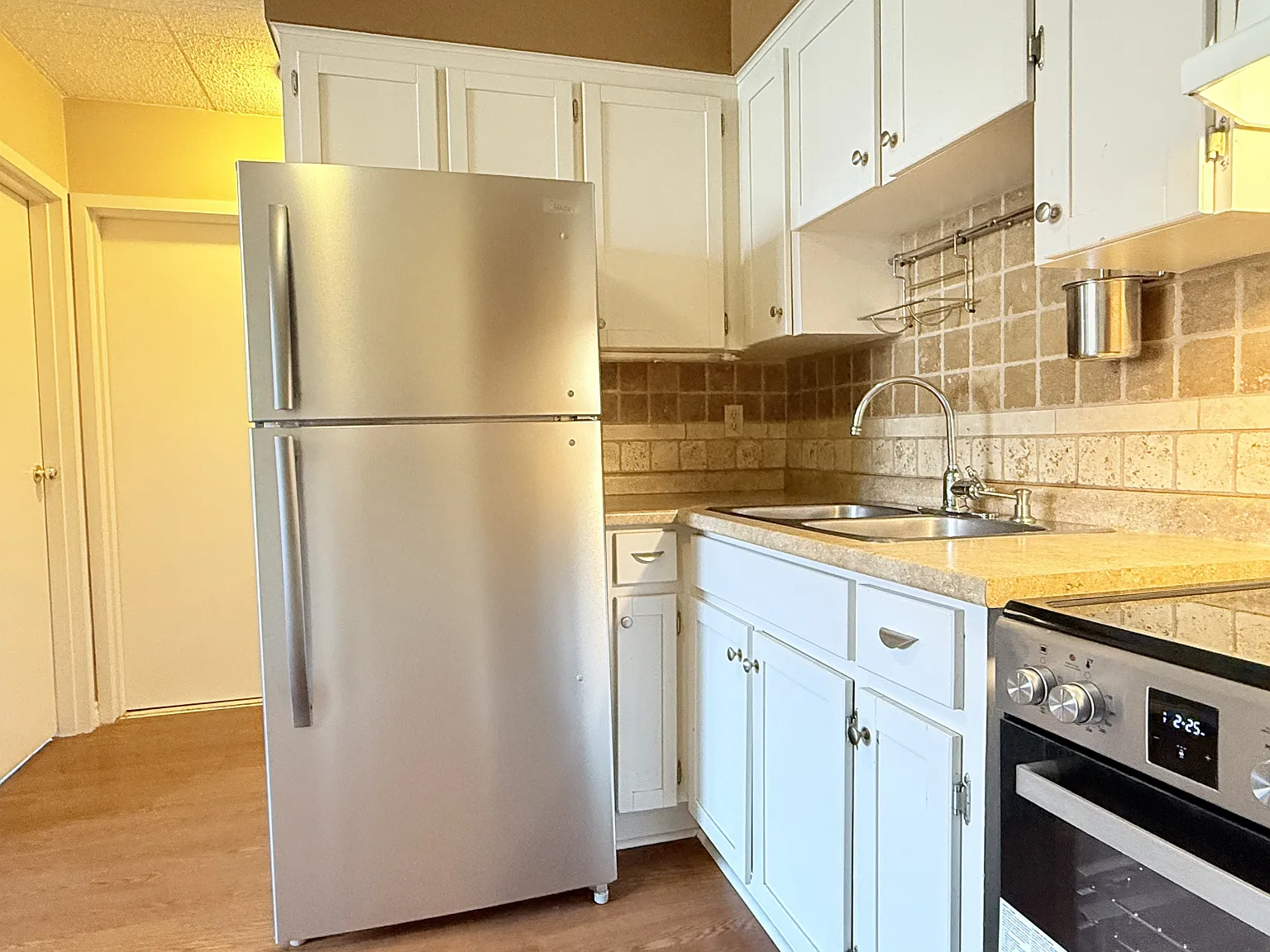 2 bed, $1,356 — Photo 2