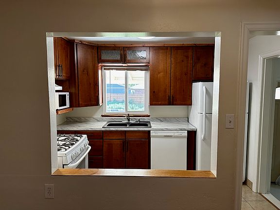 4th image of 4525 Yarrow St