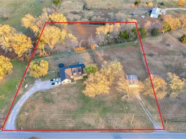 10302 N Bloomfield Rd, Gentry, AR 72734