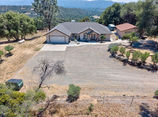 45200 Songbird Ln, Ahwahnee, CA 93601