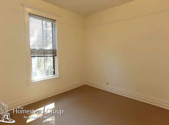2nd image of 1935 W Berenice Ave #2NDFLR