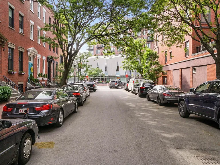 28 Milford St #3 — Photo 18