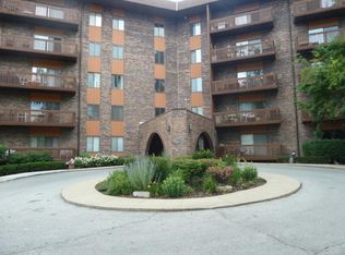 120 Lakeview Dr APT 103, Bloomingdale, IL 60108