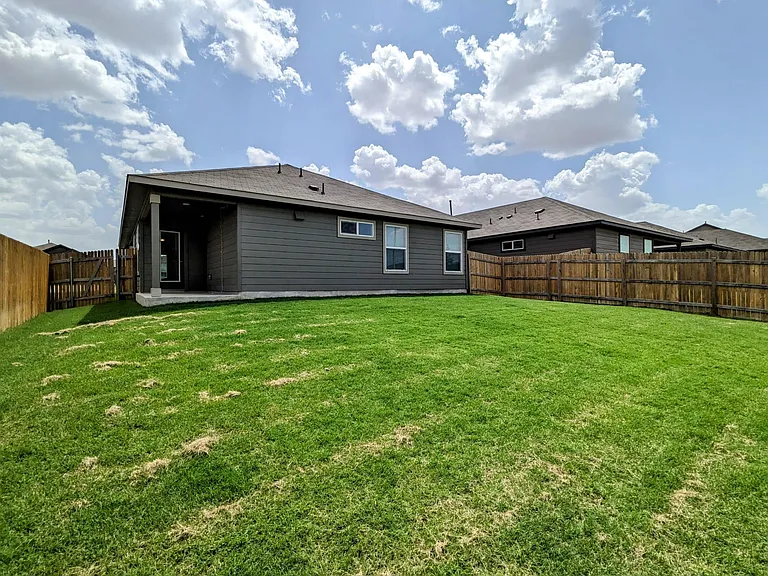 121 Dylan Dr — Photo 22