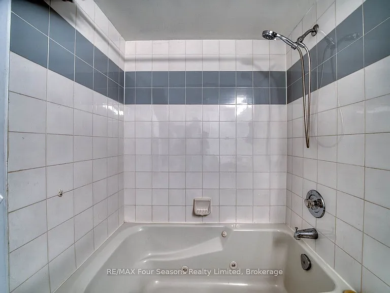 5 Harbour St E #1 — Photo 7