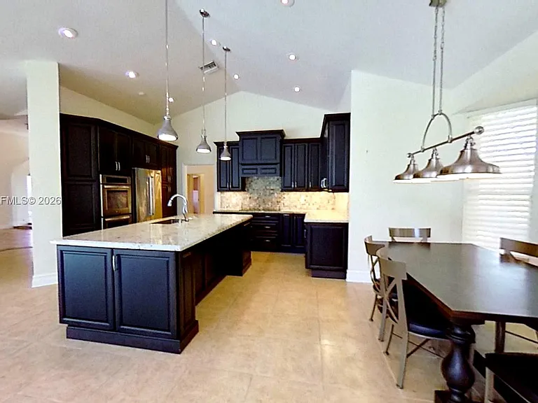 405 Sabal Way — Photo 8