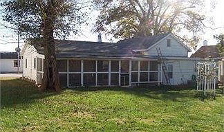 2nd image of 430 Main St