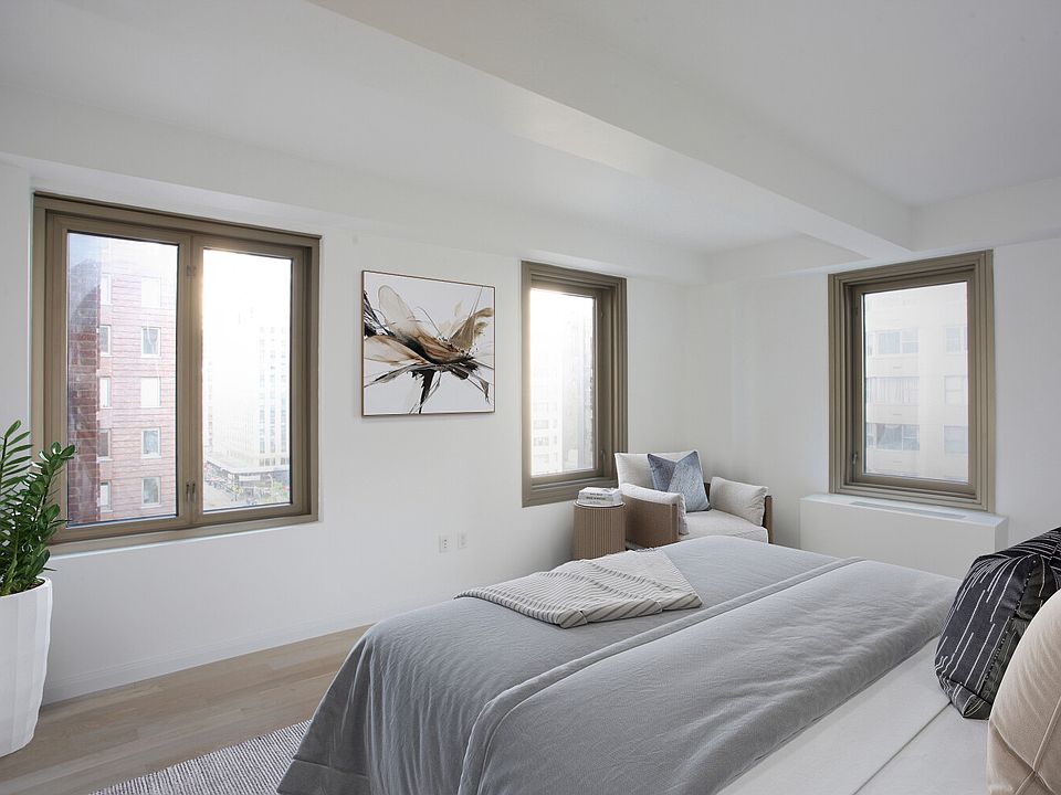 1st image of 101 W 55th St #810