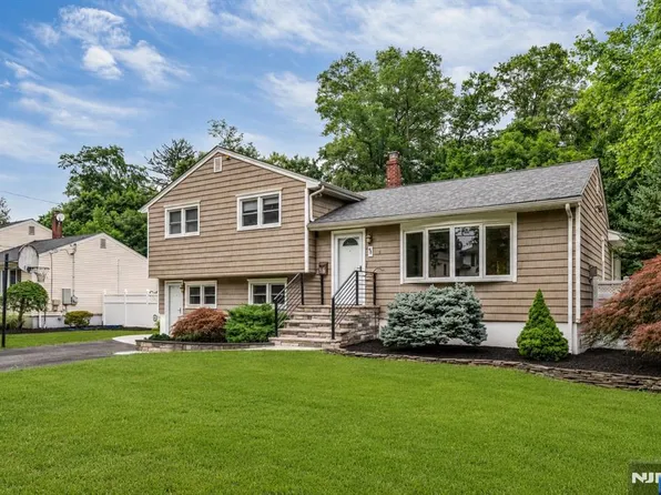 45 Jay Dr, Paramus, NJ 07652