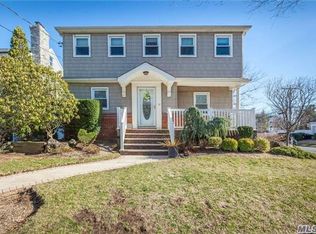 66 Newkirk Ave, East Rockaway, NY 11518