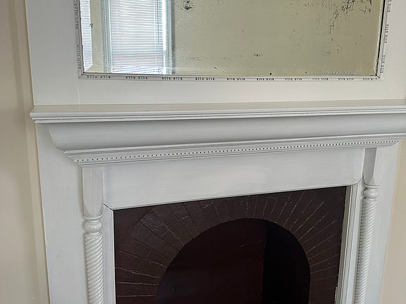 3rd image of 323 E King St #1
