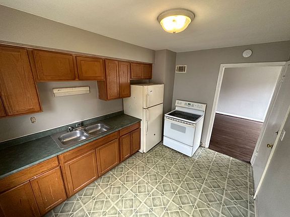 3rd image of 6327-6333 W Keefe Avenue Pkwy #6329