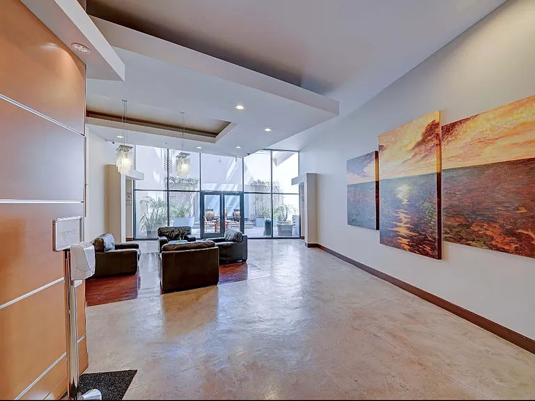 530 K St #518 — Photo 13