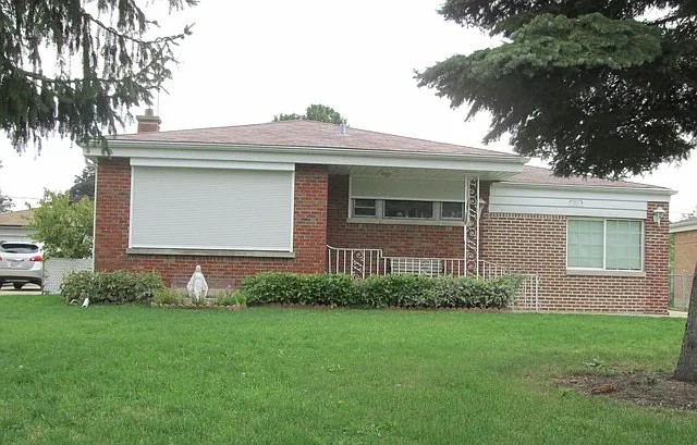 2627 Park St photo 1