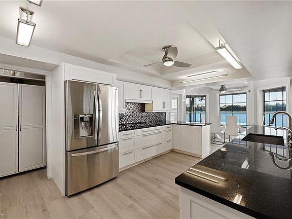 4th image of 5740 Harborage Dr