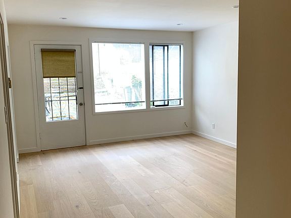 2nd image of 2730 Franklin St #1