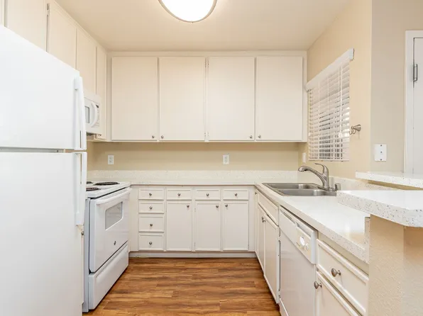 Willow Creek Apartments, 9413 Winter Gardens Blvd #71, Lakeside, CA 92040