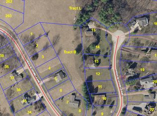 2A3 Hidden Spring Ln, Apple River, IL 61001