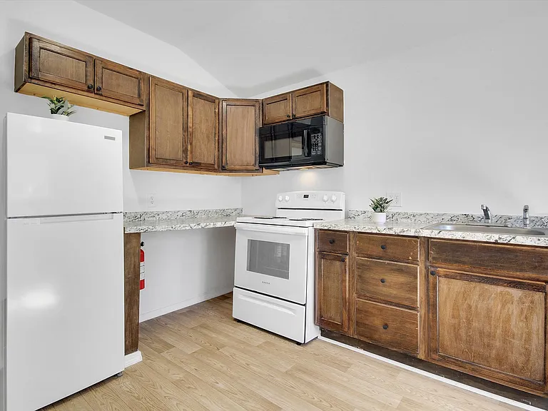 Tiny Apartment Rentals — Photo 46