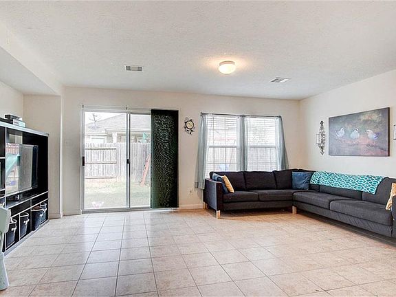 3rd image of 4019 Sherry Mist Ln