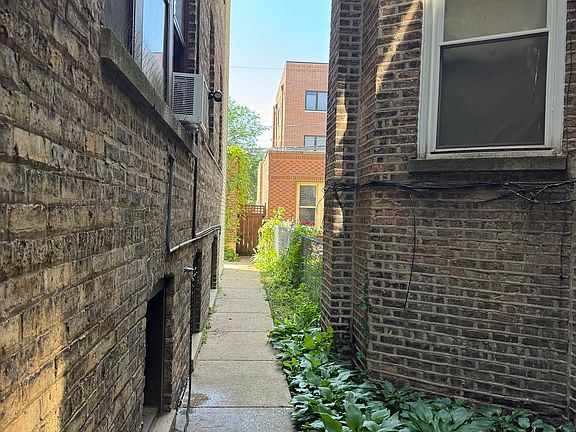 2nd image of 2041 W Farragut Ave APT 1
