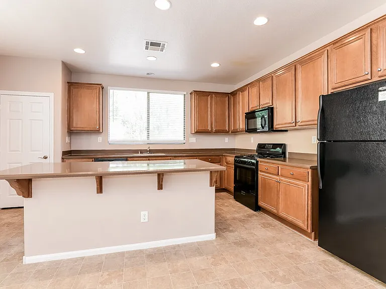 4344 Desert Home Ave — Photo 8