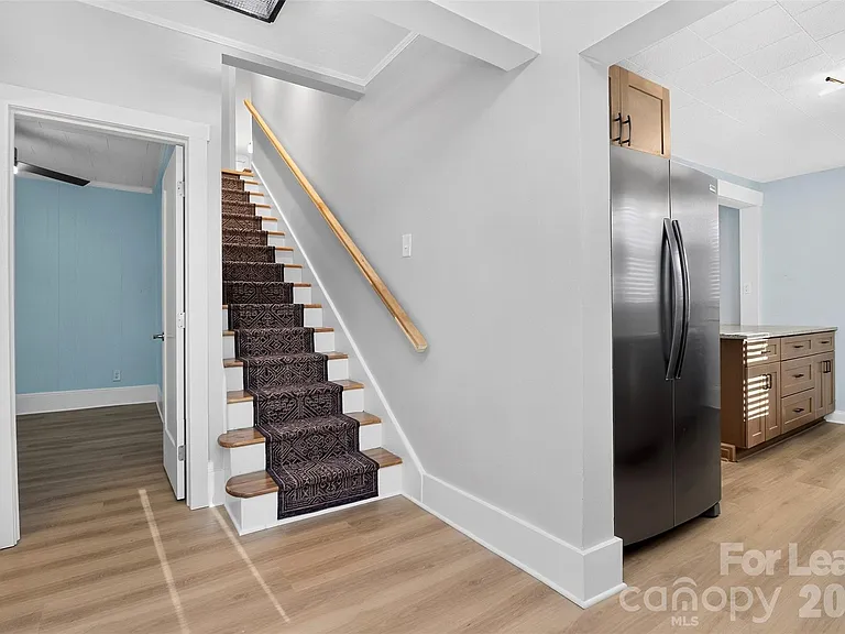 204 E McNeely Ave — Photo 21
