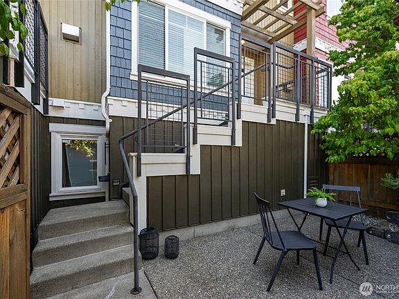 5th image of 7316 Woodlawn Avenue NE
