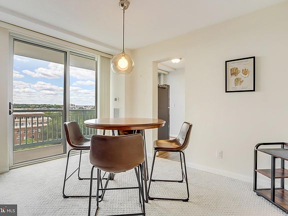 5th image of 501 Slaters Ln APT 816