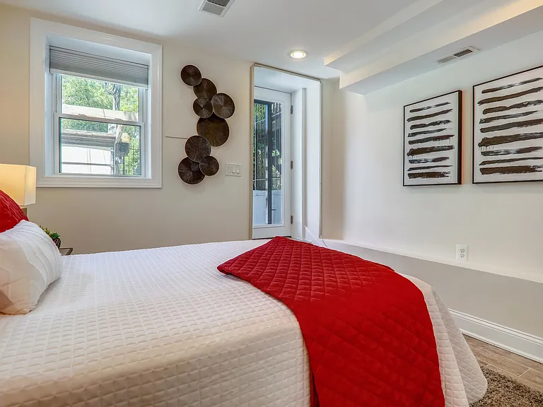 1211 Clifton St NW #B — Photo 17