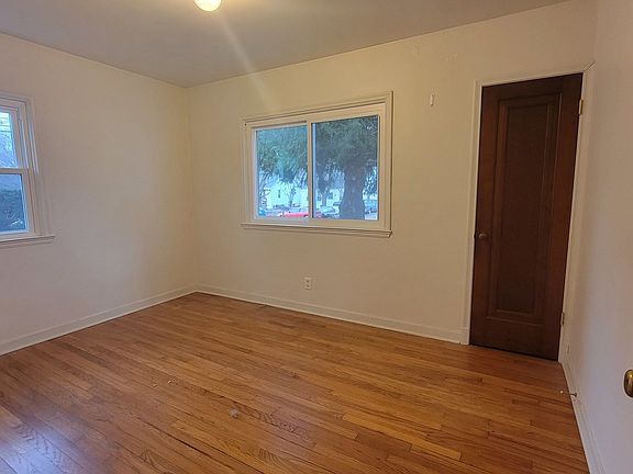 4th image of 511 S Russell St