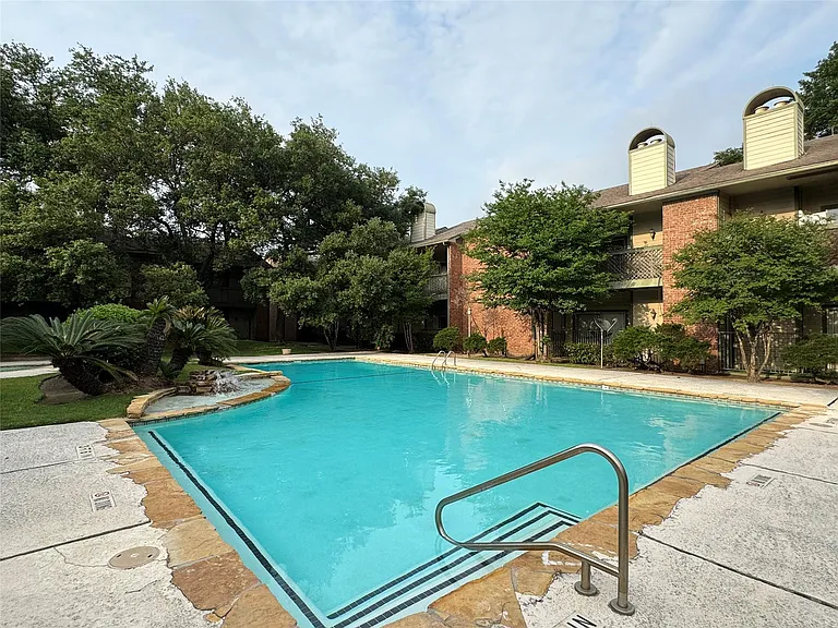 6500 Harbor Town Dr #3401 — Photo 2