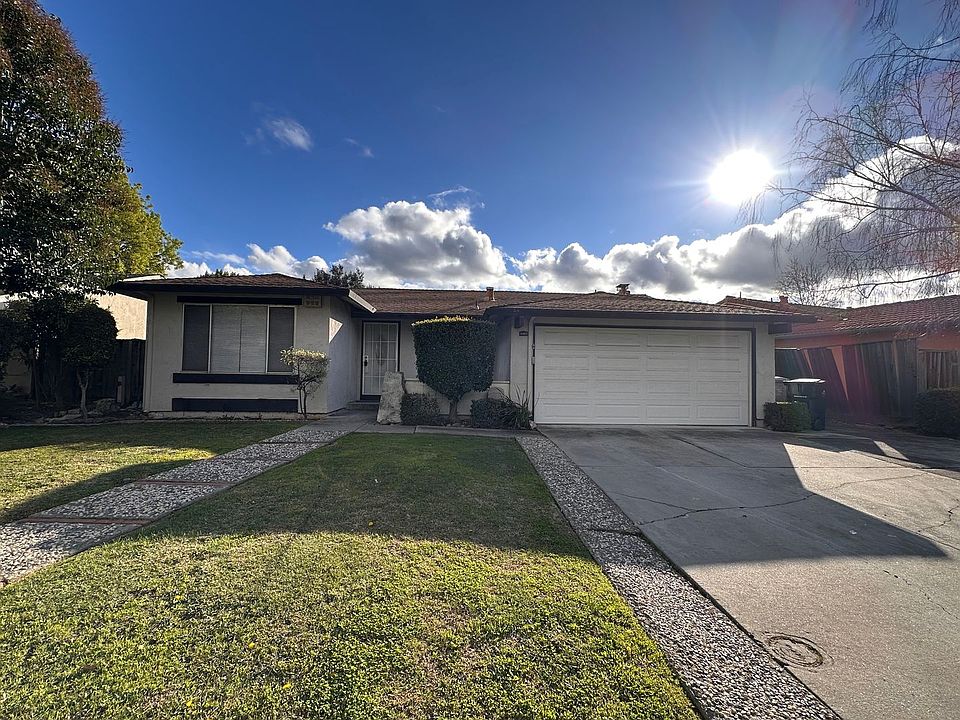 1st image of 4587 Thornhaven Way